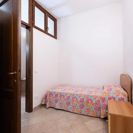 Vicolo Vespucci - Goelba *