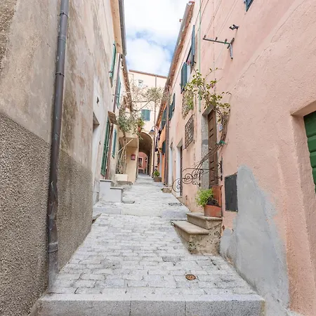 Vicolo Vespucci - Goelba * Capoliveri (Isola d'Elba)